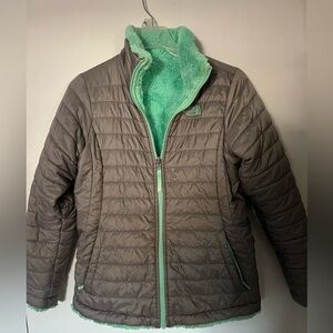 The North Face Reversible Kids Puffer Jacket in Gray/Mint
